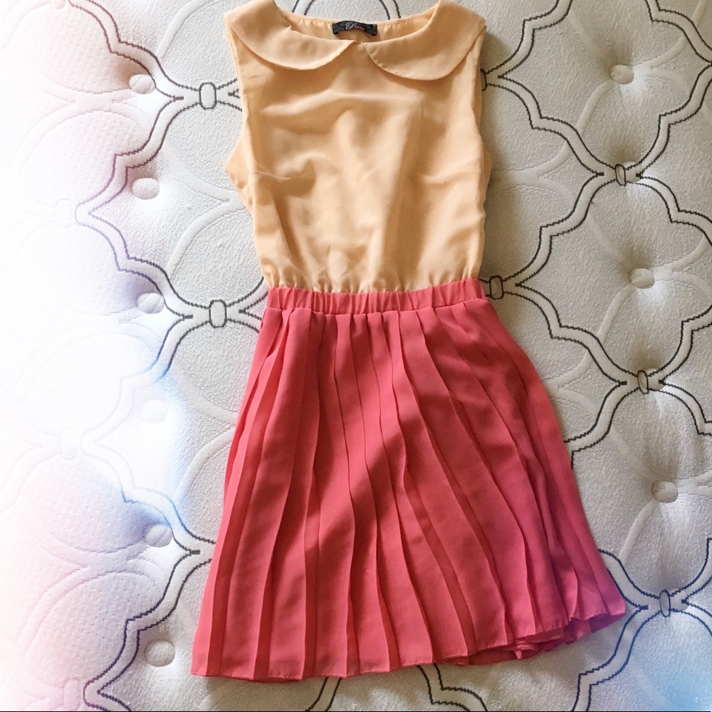 🍓❤️ RARE Pleated School Girl Dress with Bib ❤️🍓